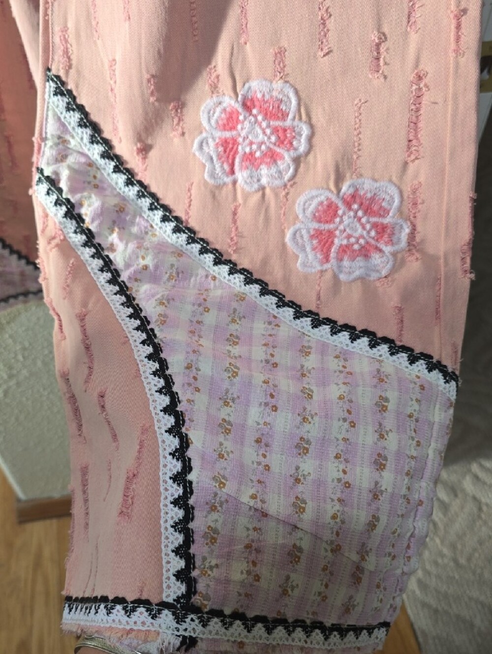 POL Pink Floral Pants - Picture 3 of 4